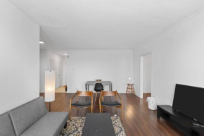 St Louis Gem Cozy 1BR with Balcony & Top Amenities